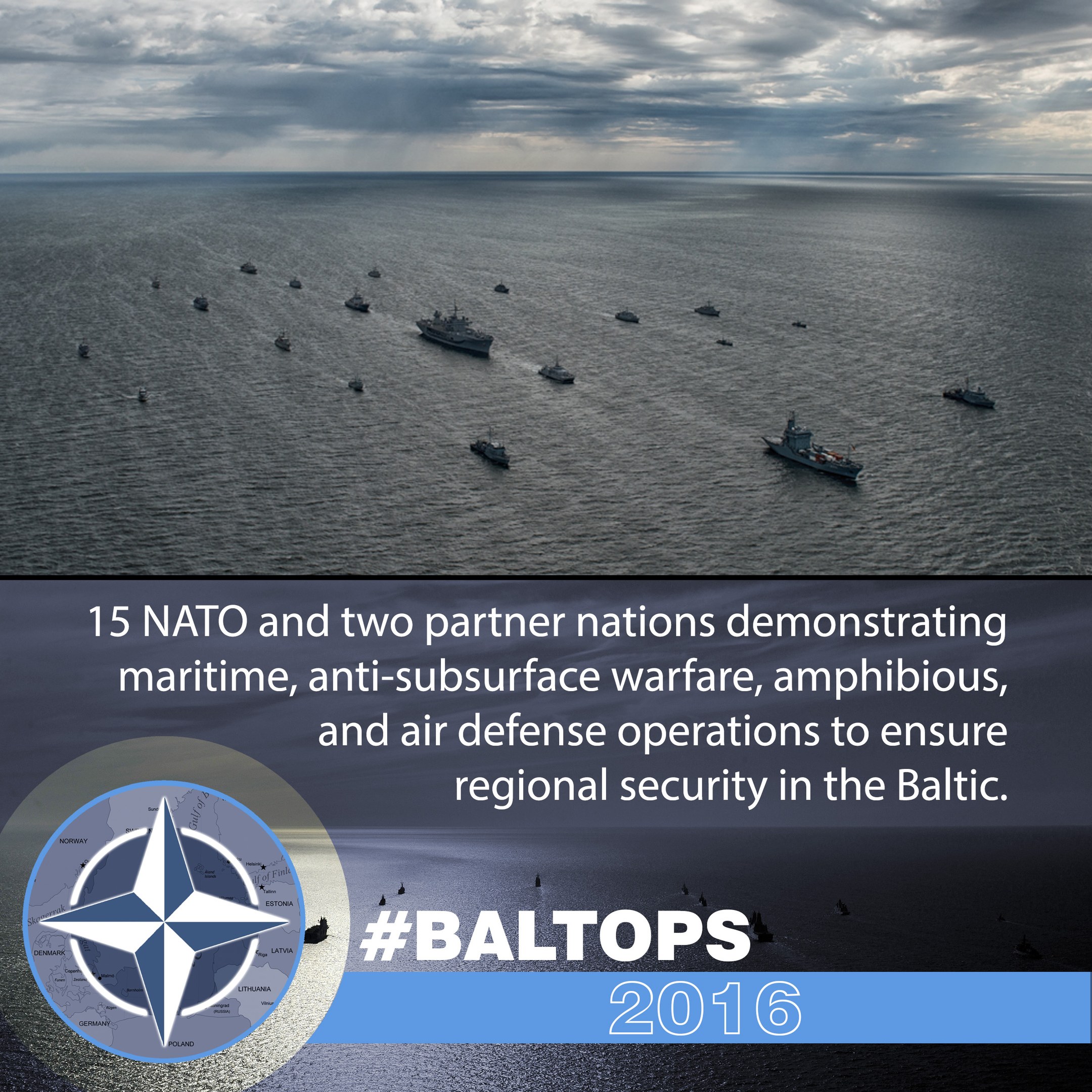 Gruppe von Schiffen auf dem Wasser mit bewölktem Himmel, Text und Logo unten mit der Aufschrift "15 NATO und zwei Partnerländer demonstrieren maritime, anti-unterwasserkriegsführende, amphibische und Luftverteidigung Operationen, um die regionale Sicherheit im Baltikum zu gewährleisten".