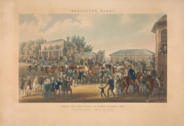 Eine Gruppe von Menschen, die vor einem Gebäude auf Pferden reitet, mit Bäumen und Wolken im Hintergrund und dem Text "Doncaster Races, Race for the Great Stakes, 1839" unten.