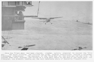 Flugzeuge am Himmel mit Text darunter.