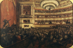 Ein Gemälde mit dem Titel "Das Opernkonzert", das eine große Menschenmenge in einem Theater zeigt, die von einem Kronleuchter beleuchtet wird, mit einer Person auf der linken Seite.