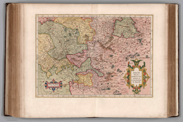 Ein aufgeschlagenes Buch mit einer detaillierten Karte von Deutschland und seinen Regionen, begleitet von beschreibendem Text.