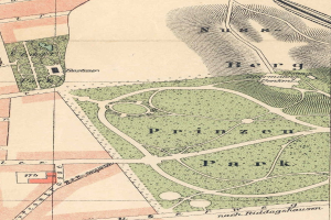 Detailierte alte Karte von Berlin, Deutschland, die den Standort eines Parks mit Straßen, Sehenswürdigkeiten und textuellen Informationen zum Park hervorhebt.
