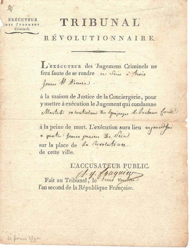 Altes französisches Rechtsdokument mit dem Titel 'Tribunal Révolutionnaire', das Urteile über Hinrichtungen enthält, gelb und in Schreibschrift verfasst.