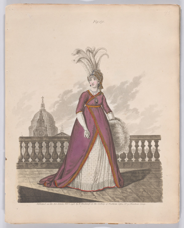 Frau in einem purpurweißen Kleid mit Federschmuck, die vor einem Geländer steht, mit einem Gebäude und Wolken im Hintergrund, überlagert mit dem Text 'Fashion of New York, New York Street, 1790'.