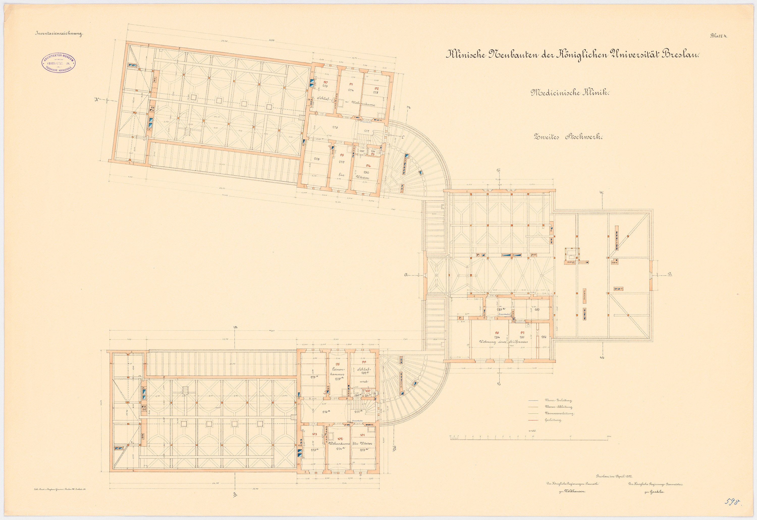 Schwarzes und weißes architektonisches Grundrissbild eines großen Gebäudes mit zahlreichen Räumen, das als Universität Bayern bezeichnet ist, mit detaillierten Text- und Layout-Anmerkungen.